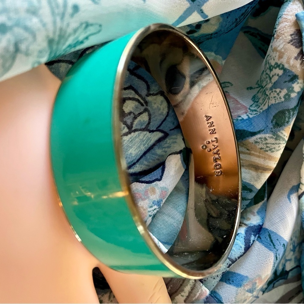 Ann Taylor Vintage Bangle Bracelet, Green & Gold-Tone, Signed, 2 3/4” Di…